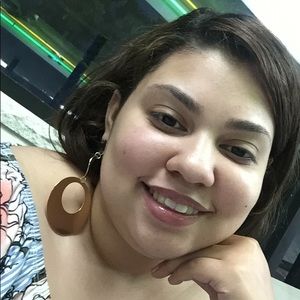 Meet your Posher, Thalia